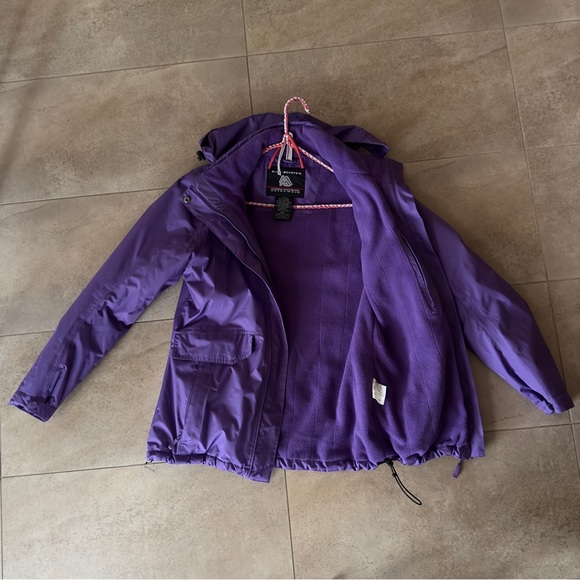 Misty Mountain winter coat - Picture 3 of 8